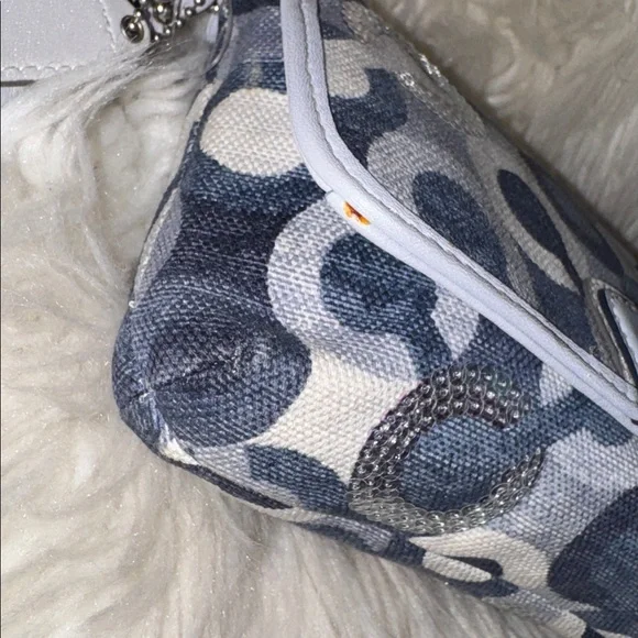 COACH Kristin Sequin Op Art Canvas Large Wristlet in blue denim - Picture 10 of 11
